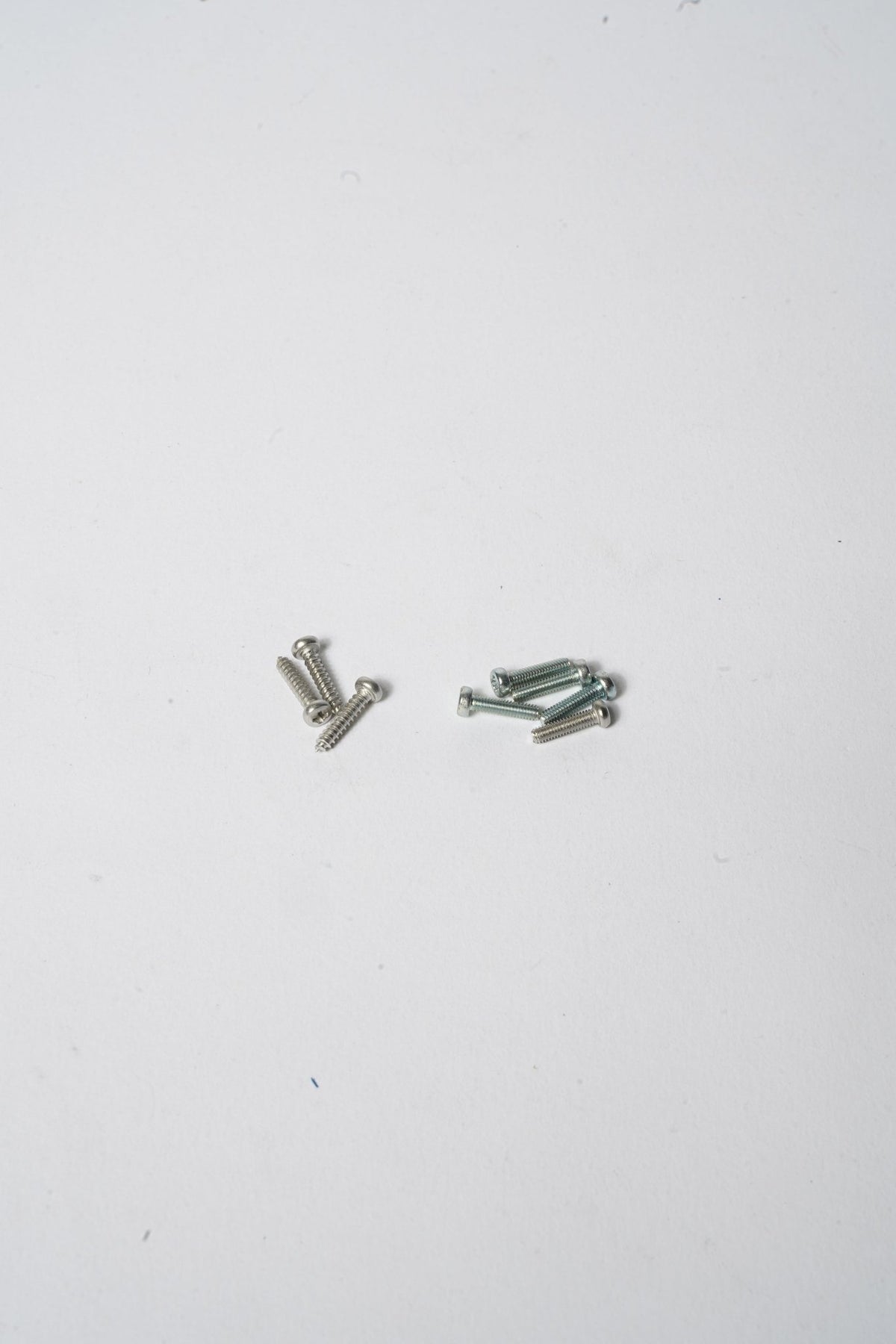 White Clips with Screws, 2-Piece, B223958 - Commercial Climate Supply